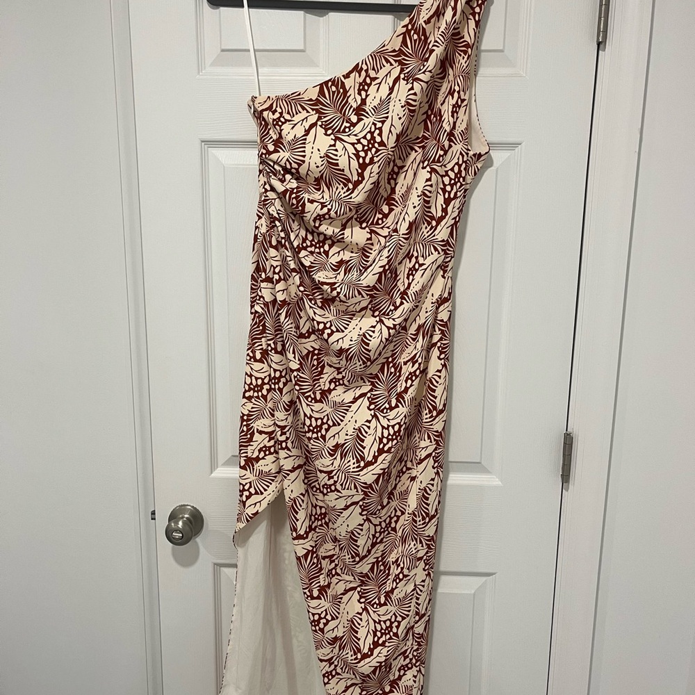 Alexia Admor Cream and Maroon one shoulder/ high slit Cocktail Dress